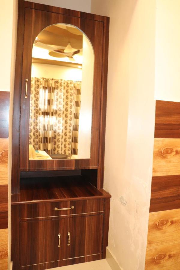 Hotel Famous Haridwar Exterior photo