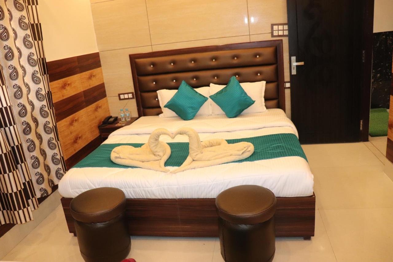 Hotel Famous Haridwar Exterior photo