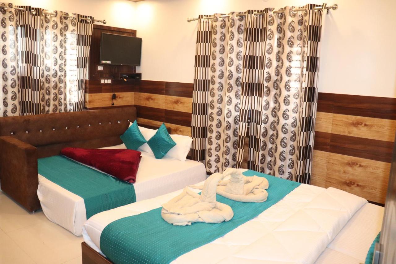 Hotel Famous Haridwar Exterior photo