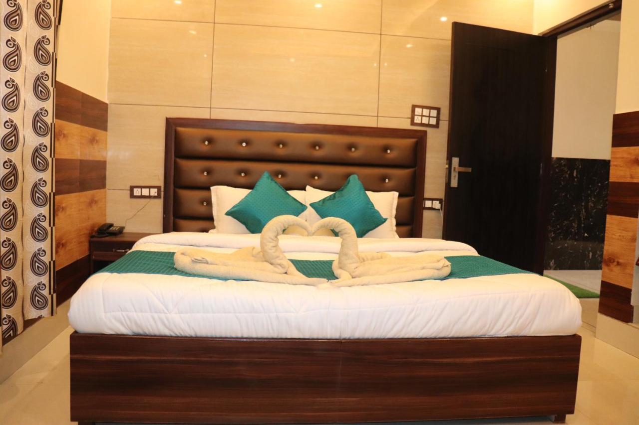 Hotel Famous Haridwar Exterior photo